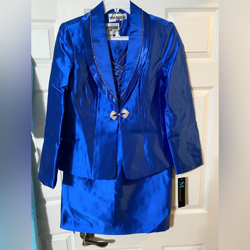 New w tags Nina Massini 3 piece dress suit perfect for events.